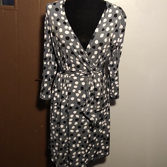Banana Republic Dresses & Skirts - Banana Republic wrap dress